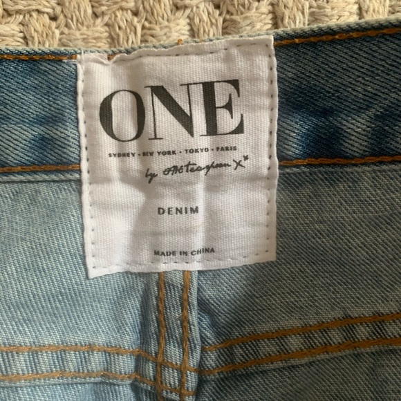 SOLD!!  NEVER WORN One by OneTeaspoon Denim Shorts - Picture 7 of 8